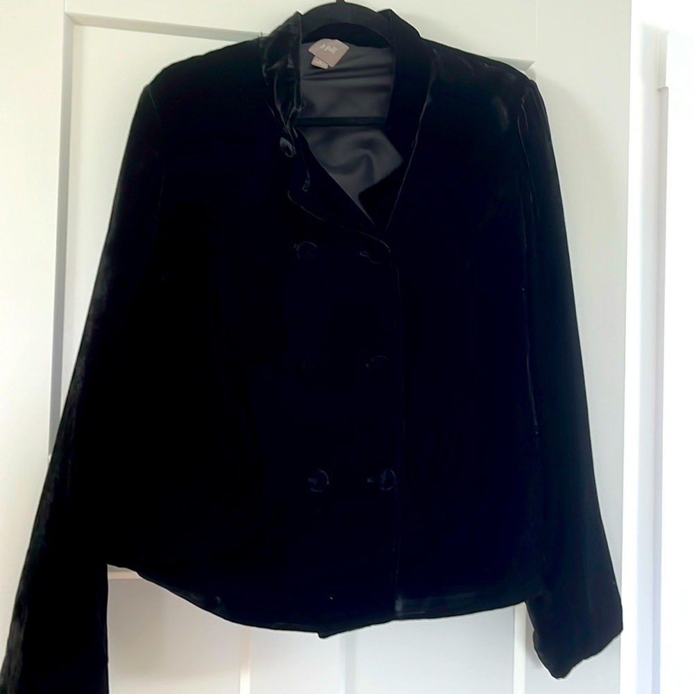 JJill black velvet blazer ! Great for holidays